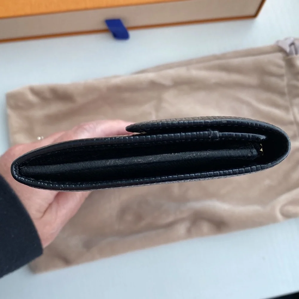 EUC LOUIS VUITTON Black Epi Sarah Wallet Vintage (CA1906) - Picture 6 of 16